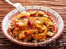 Рецепта Постен зеленчуков гювеч с картофи, чушки, тиквички, лук и бамя в глинен съд на фурна